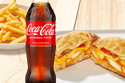 Crispy Chicken Burger Menü mit Pommes und Coca Cola.